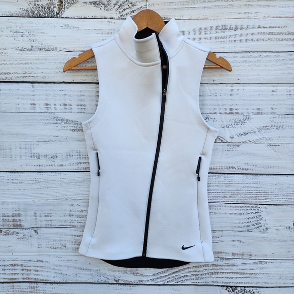 Nike women's Therma fit sphere vest size XS - Picture 2 of 12